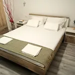 Lux דירה מאקרסקה