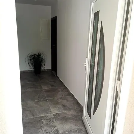 Lux * Makarska