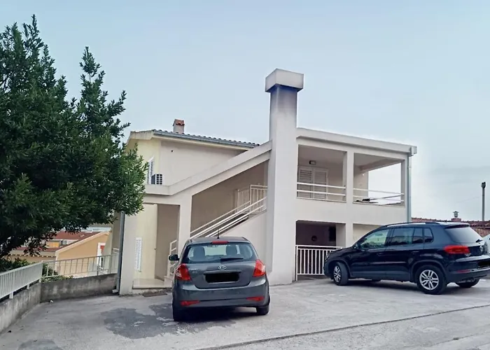 Lux * Макарська