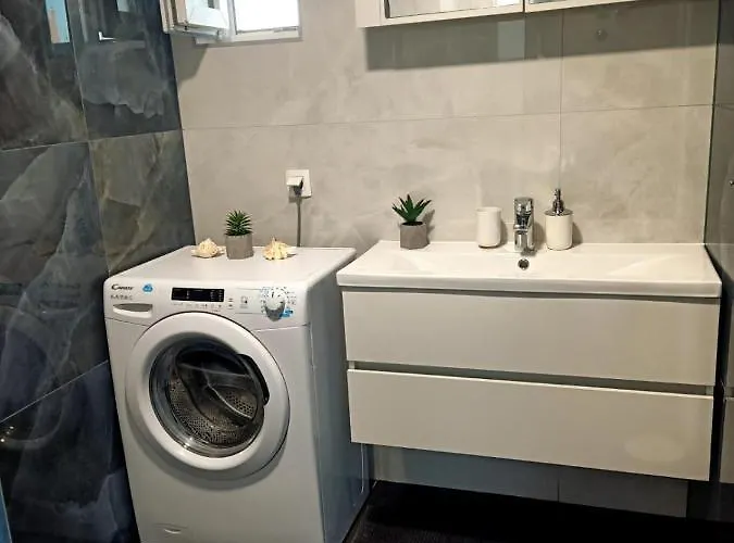 Lux * Макарська