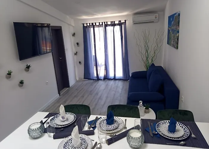 Lux Апартаменти *