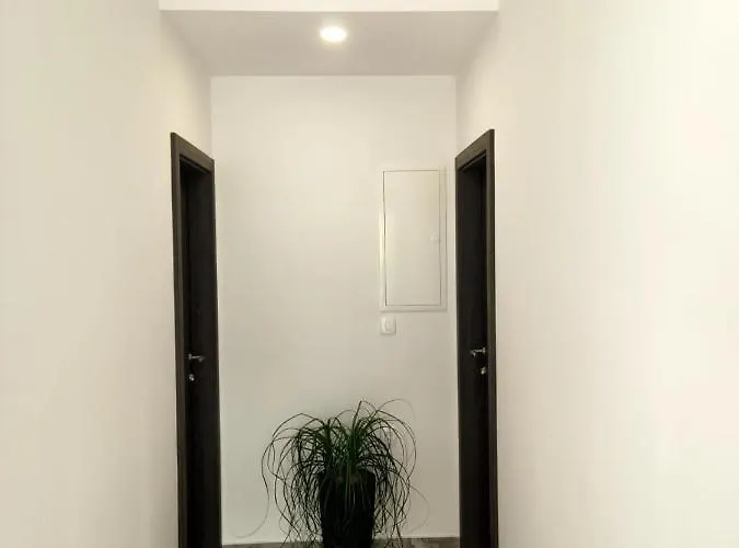 Lux Апартаменти *