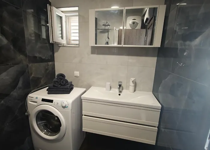 Lux Апартаменти *